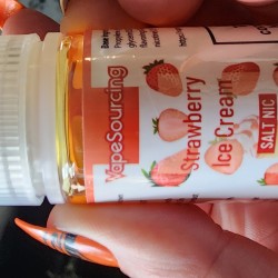 Vapesourcing Salt Series Strawberry Ice Cream E-juice