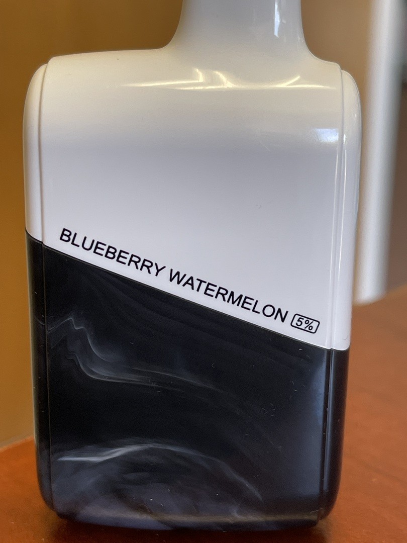 iJOY Bar IC8000 blueberry watermelon