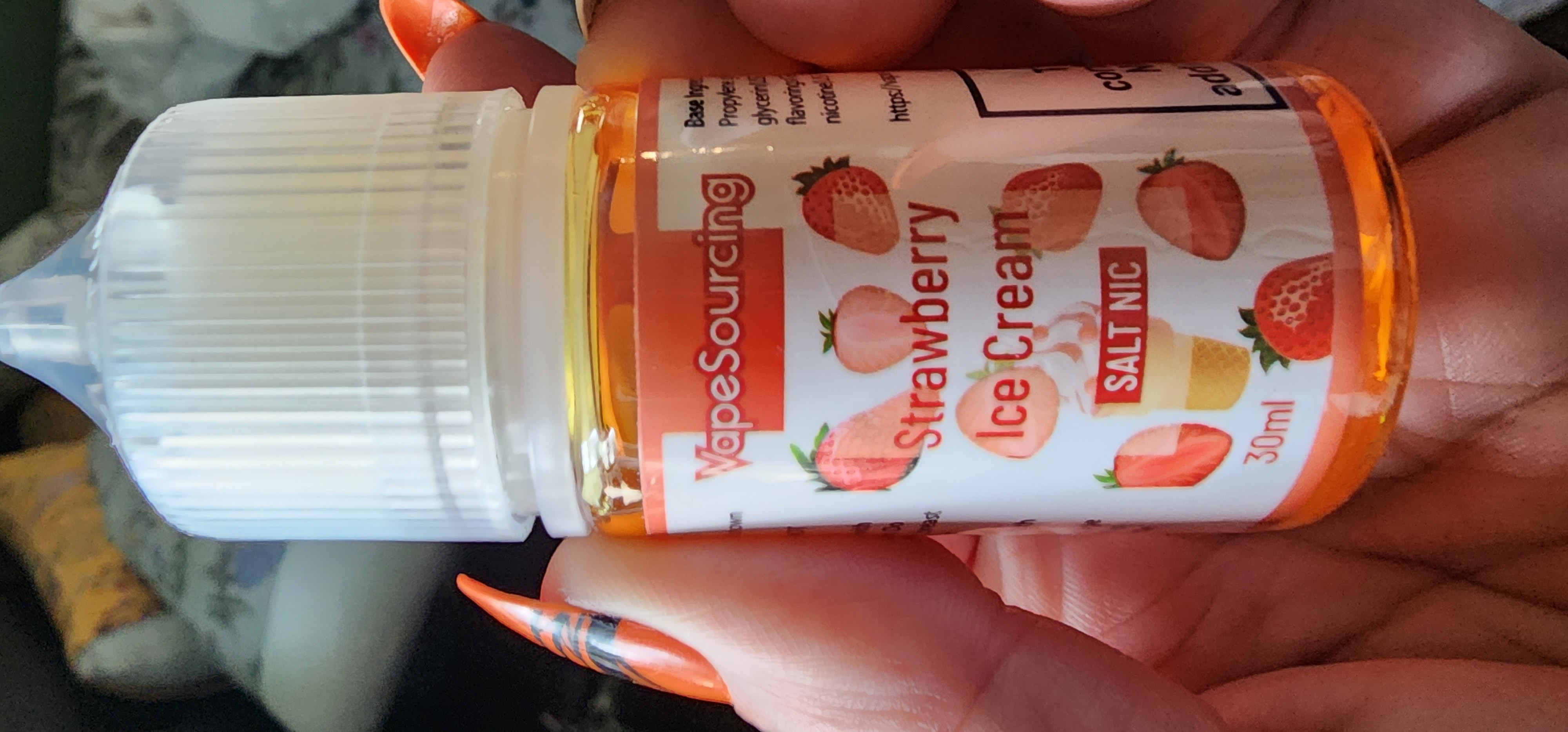 Vapesourcing Salt Series Strawberry Ice Cream E-juice