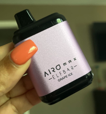 Elf Bar Airo Max grape ice
