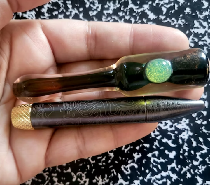 buy Vessel Helix Dry Herb One Hitter Vape Pen Kit