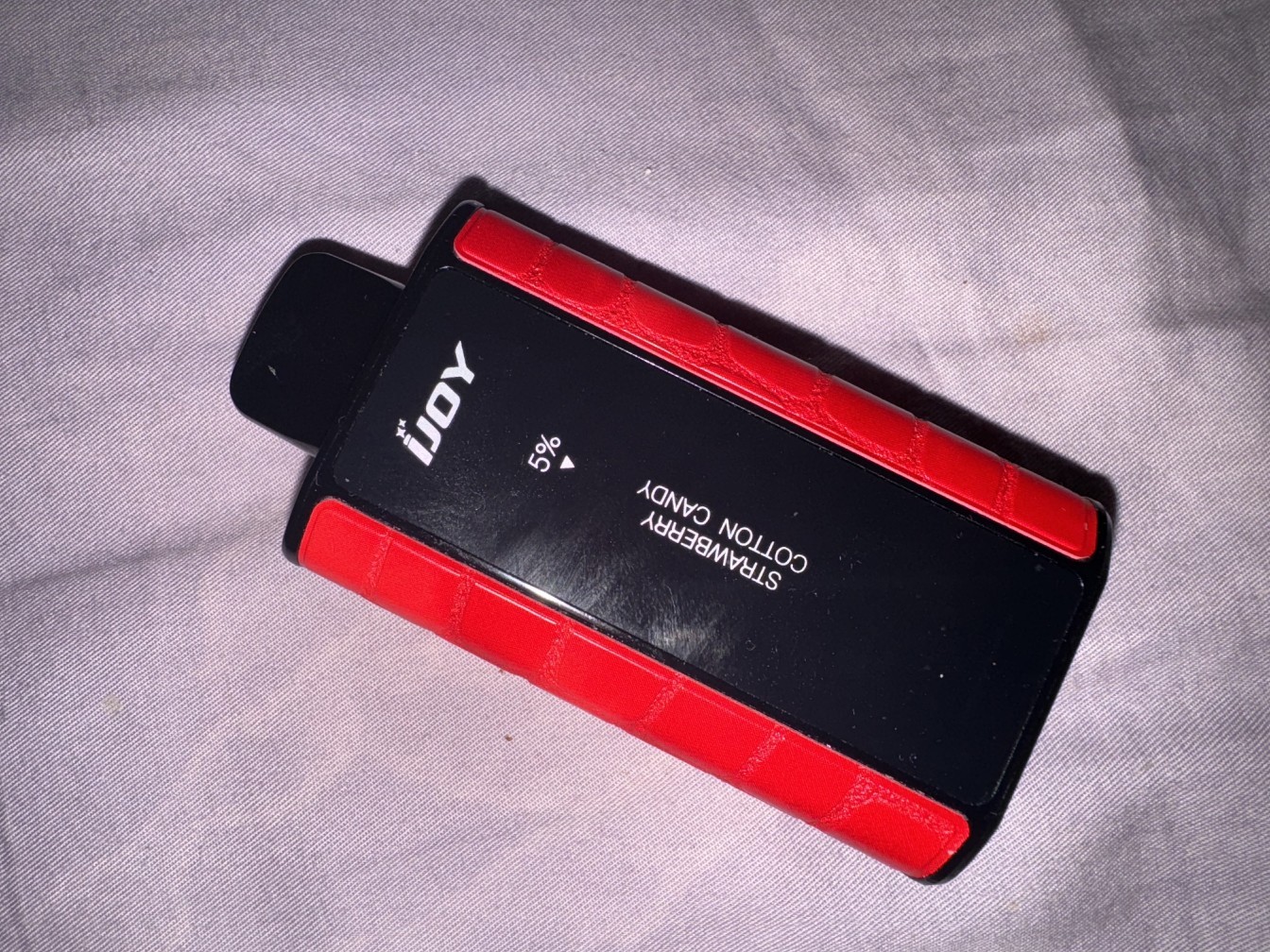 Strawberry IJOY Captain 10000 Vape